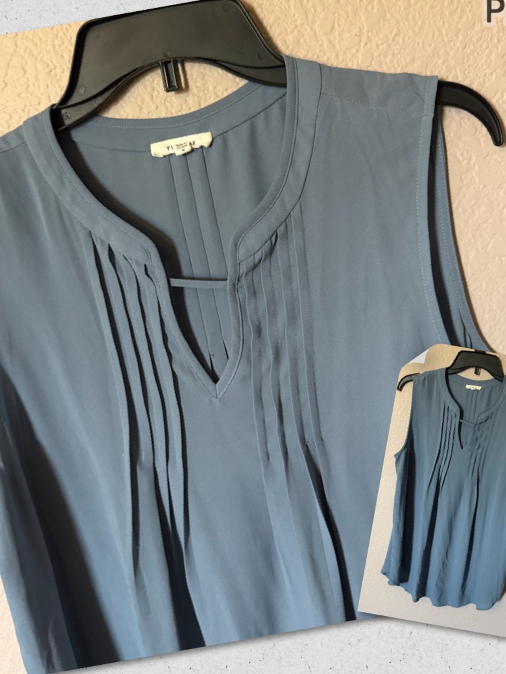 PLEIONE Womens Medium Sleeveless Dusty Blue Pleated Top Blouse Sheer NWOT